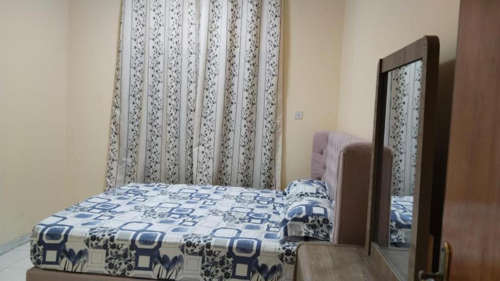 Holiday Home 2 Bedrooms Apartment For Family Only シャルジャ エクステリア 写真