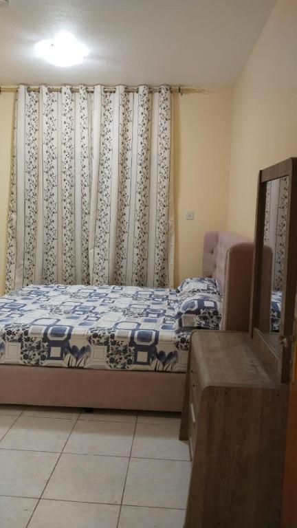 Holiday Home 2 Bedrooms Apartment For Family Only シャルジャ エクステリア 写真